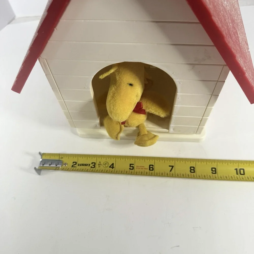 1993 Santa's Best Snoopy Woodstock Christmas Animated Doghouse Peanuts-Untested